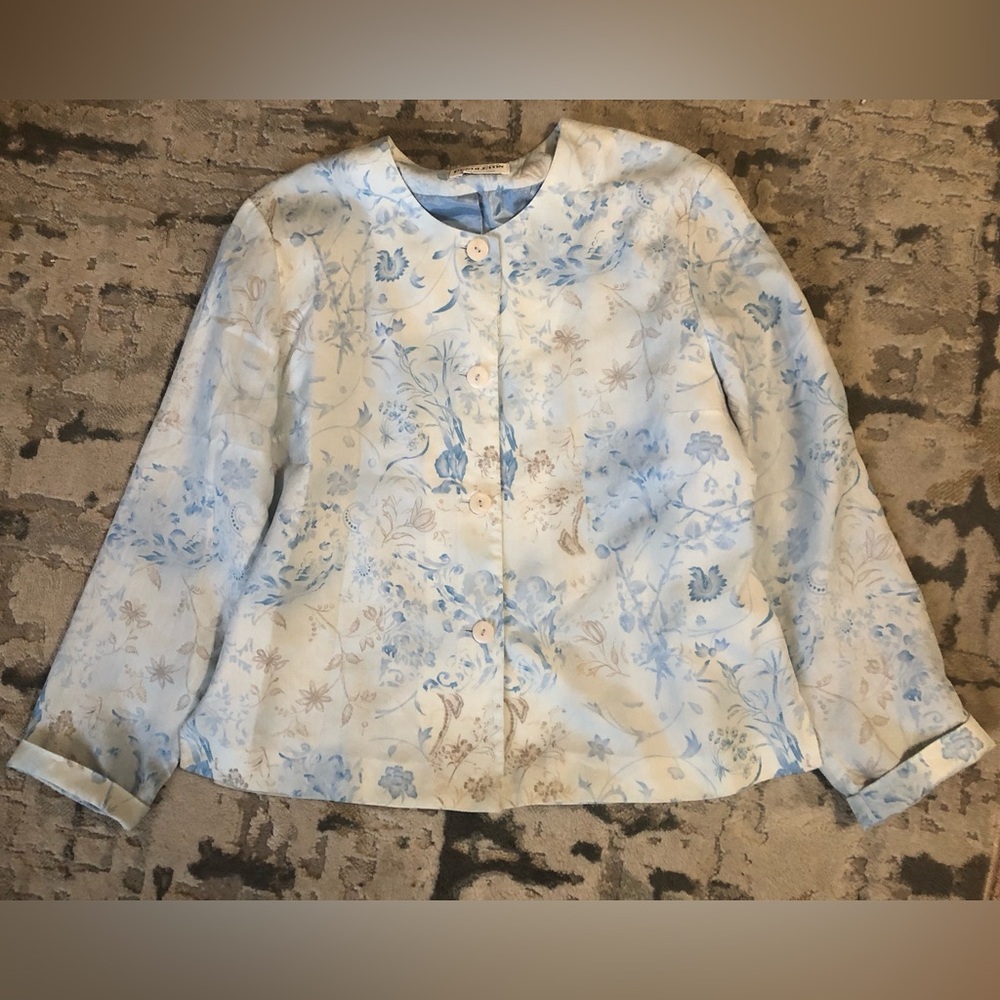 Pendleton Light Blue Floral top women’s large button up blouse